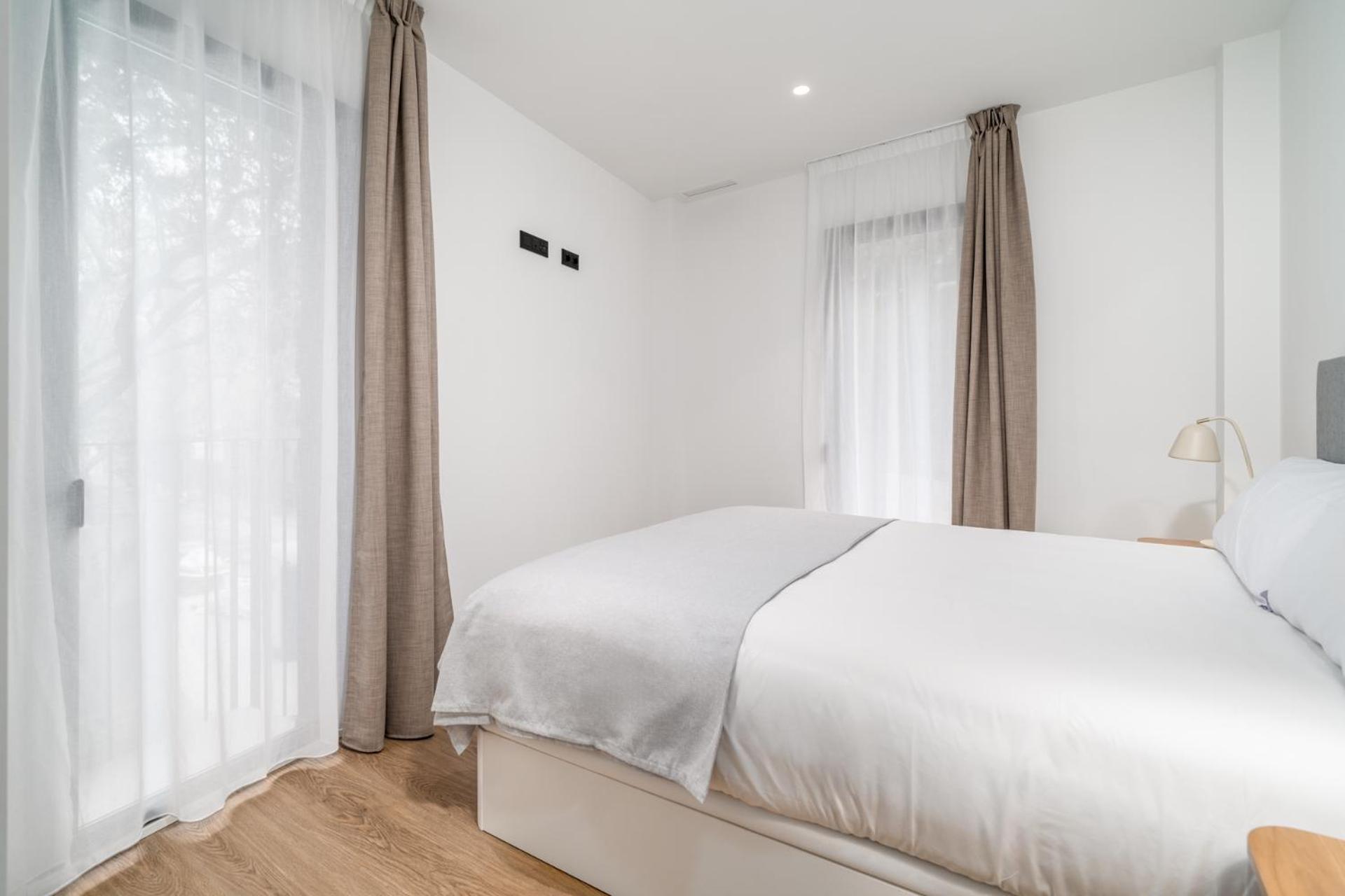 Limehome Barcelona Placa Pirineus L'Hospitalet de Llobregat Exterior foto